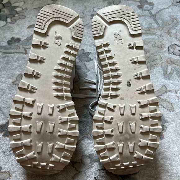 Sold‼️ New balance 515 with Gold details - Picture 7 of 8